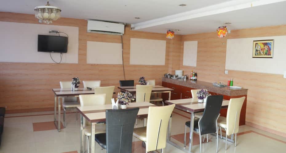Hotel Veera Inn, Lucknow 5